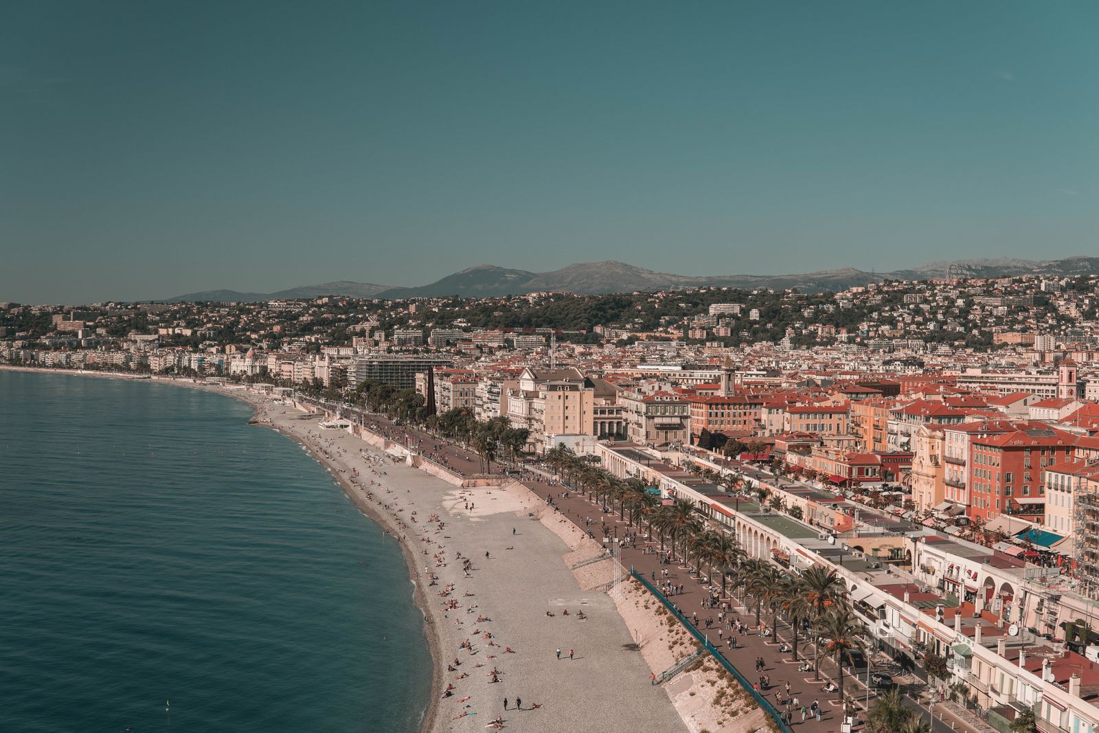 Baie des Anges et Promenade des Anglais à Nice, près de Saint-Laurent-du-Var